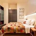 LA CASA COLORATA: Flats in Milan